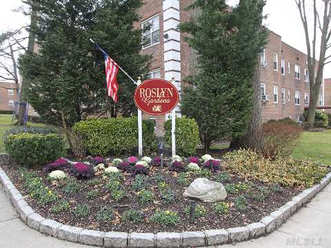 First Floor Sun-Filled Corner Unit. Newly Painted, Hardwood Floors, Recessed Lighting, New Bath, Updated Kitchen. Convenient Location. Walk To Long Island Railroad And Shopping. Close To Highways. Roslyn S.D. Maintance Does Not Refelct The Star Exemption Of $997.20/Yr