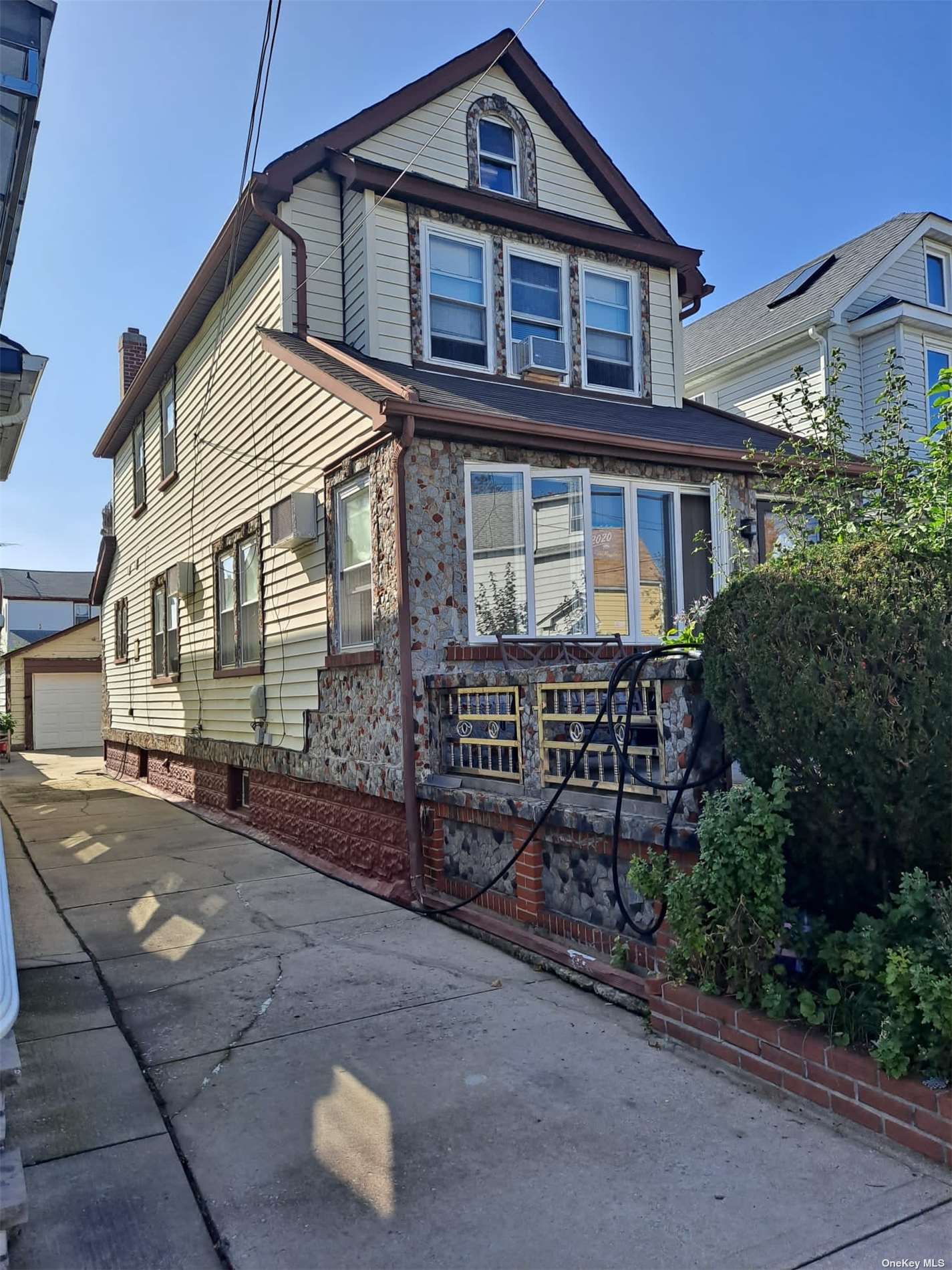 Single Family in Jamaica - 214th  Queens, NY 11428