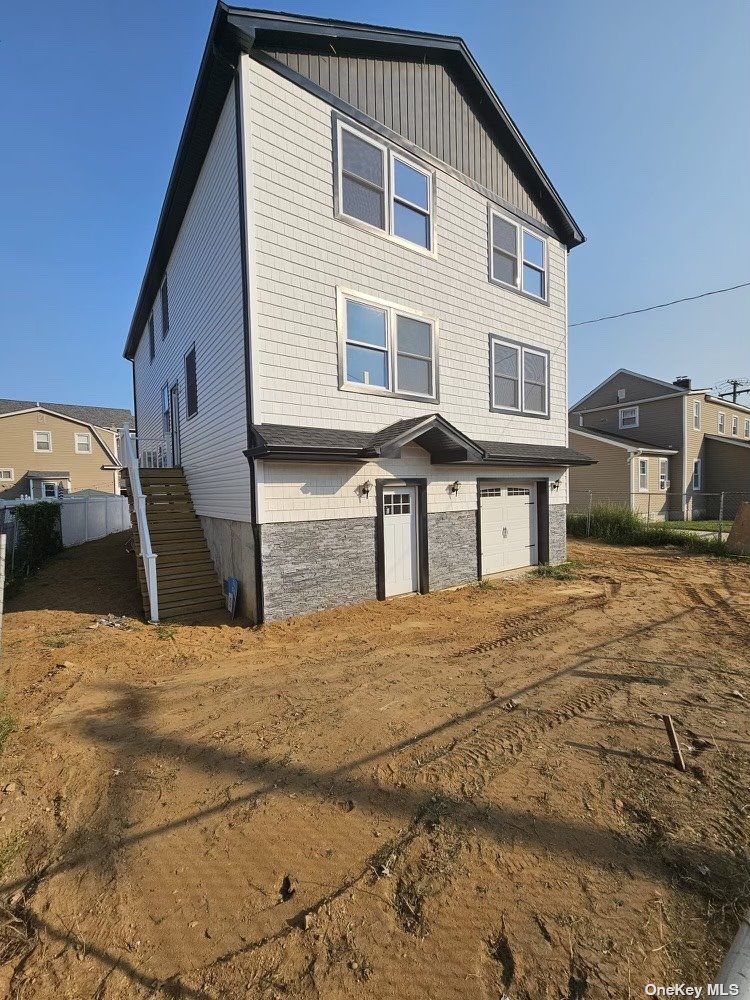 Single Family in East Rockaway - Rhame  Nassau, NY 11518