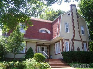 Adorable Col In The Heart Of Historical Oyster Bay. Warm & Inviting It Has Been Beautifully Renovated Thruout, Hard Wd Flrs,Hi Ceilings,New Kit,2 New Bths,Close To Beach,Shops,Library,Lirr.