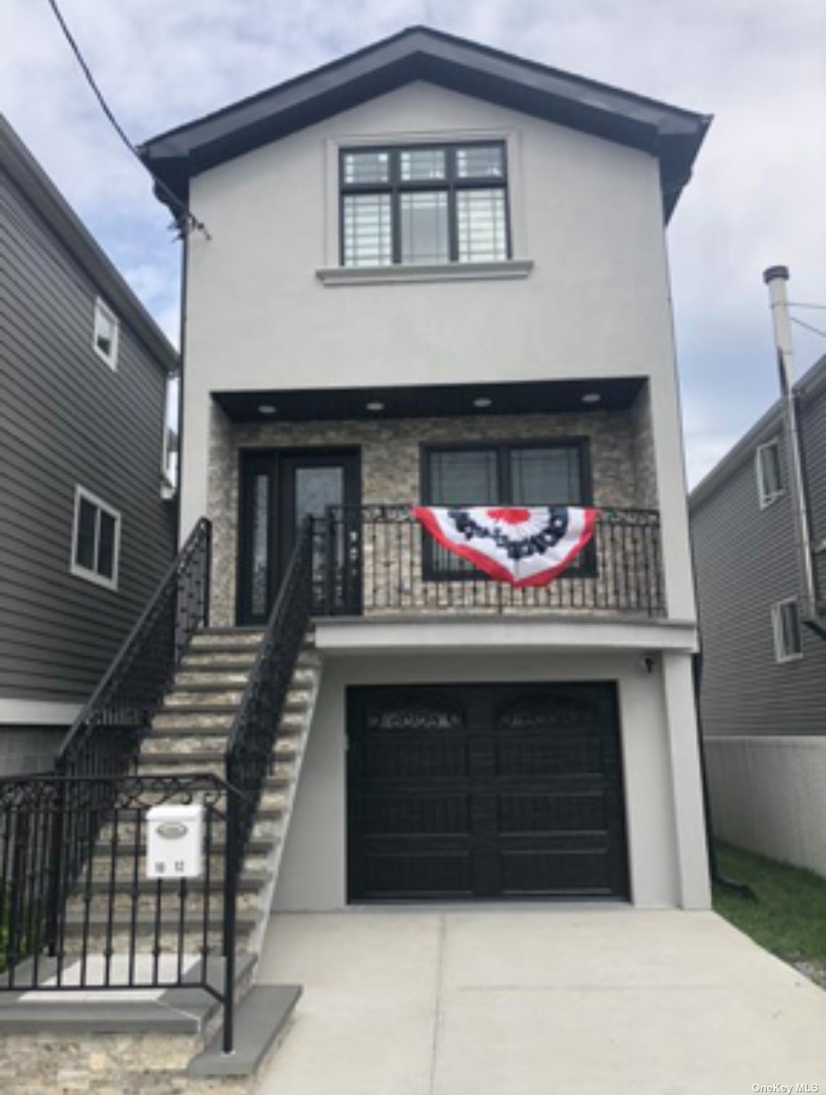 Single Family in Broad Channel - Cross Bay  Queens, NY 11693