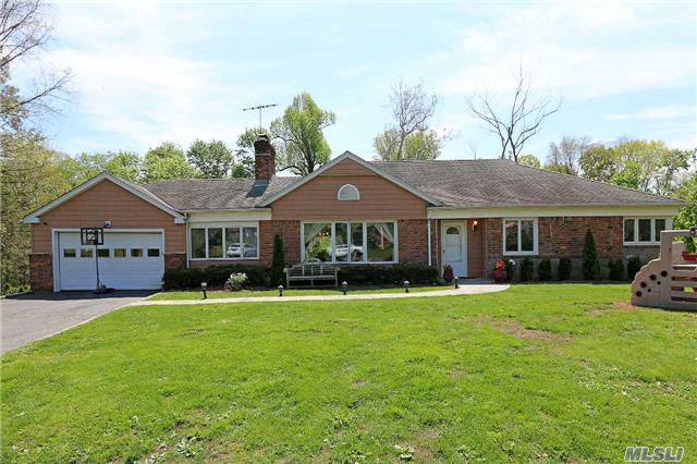 Bright & Sunny 3 Bedroom, 3 Full Bath Ranch Set On Private 1/2Acre On Desirable Cul-De-Sac. Complete With Hardwood Floors, Oversized Ground Lower Level, Park-Like Property, Gas Bbq Line. Lots Of New; Boiler, H/W Heater, Electric & Hi-Hats, Cac Unit/Duct Work. Summer Fun In Your Very Own Country Club Type Setting. Great Neck Parks; Pool, Tennis, Ice Skating, Concerts, Etc.