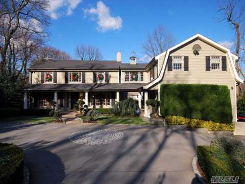 Fall In Love!Plandome Manor Beauty.Grace & Style Unfold As Stone Gates Enter This Idyllic Setting On Leeds Pond.This Outstanding Home Has 4 Brs,4.5 Bths,3 Fplc &Library.Totally Renovated In 1999.Who Could Ask For Anything More?almost 2000 Sf Fin Bsmt Space W/Fbth,Ose