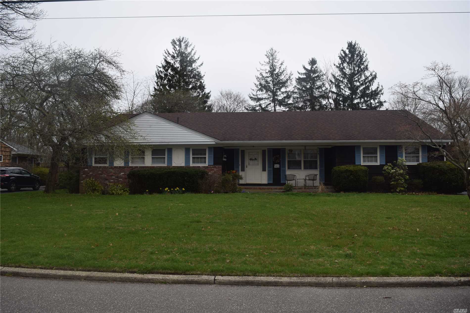 Spawling well maintained ranch featuring extra large LR FDR back den w/FP rear porch overlooking IG pool and park size yard. 13 X 16 MBR with WIC 2 Lg Bdrms and a double sink hall bath. Full basement and 2 car garage. Make this house your new home!!!