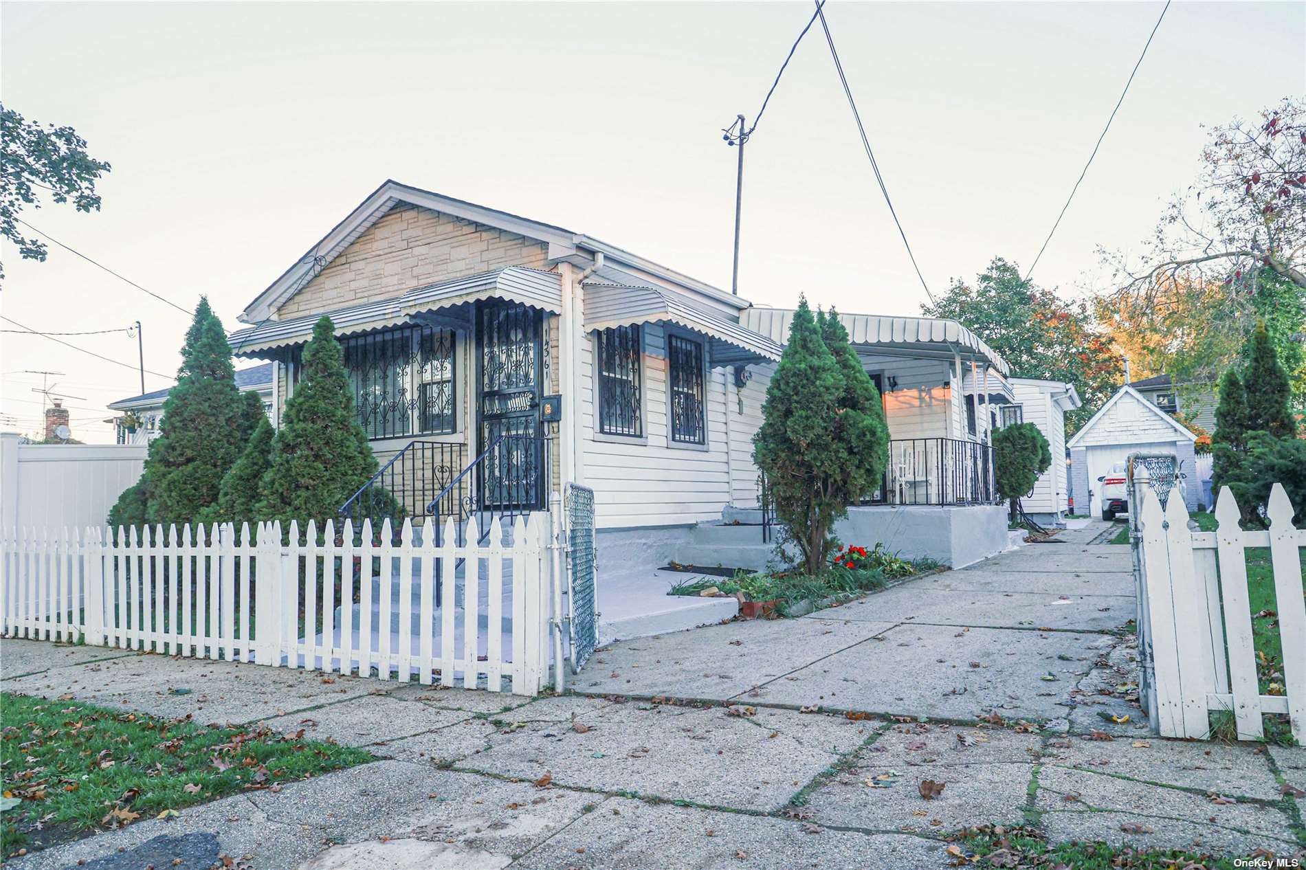 Single Family in Laurelton - 230th  Queens, NY 11413
