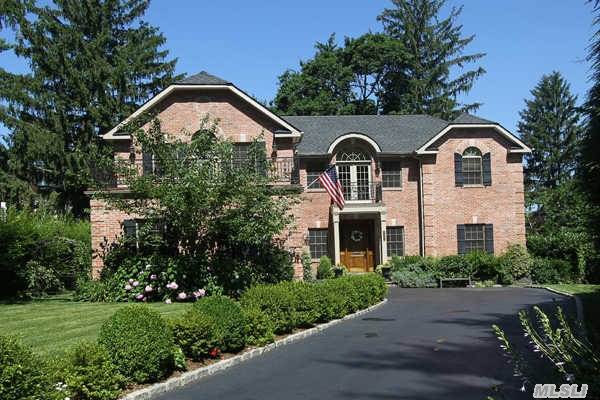 Majestic Ch Custom Built Colonial In Strathmore Vanderbilt Cc Area (Pool,  Tennis & Dining) W/ Many Architectural Details On Oversized Property. This Beautiful Home Has A Wonderful Open Floor Plan With Balconies That Adorn This Elegant Residence.