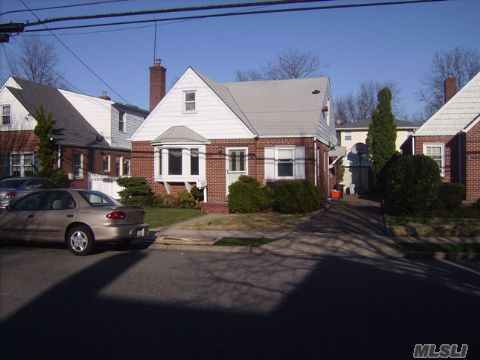 Well Maintained Traditional Cape, Centrally Located With Access To Beaches, Parkways, Cultural Attractions, Shopping And Educational Institutions. Home Is In Move-In Condition, Awaiting A New Homeowner! Established Neighborhood, Boasts Tree-Lined Streets In A Rural-Suburban Living Environment. Check Out The Parks, Listen To The Birds And Enjoy The Old Fashioned Style!