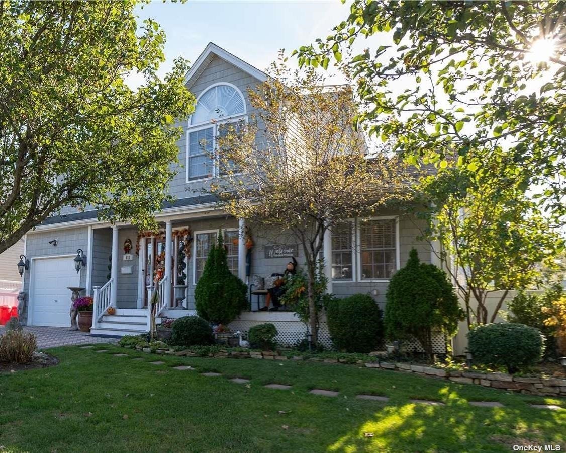 Listing in Lindenhurst, NY