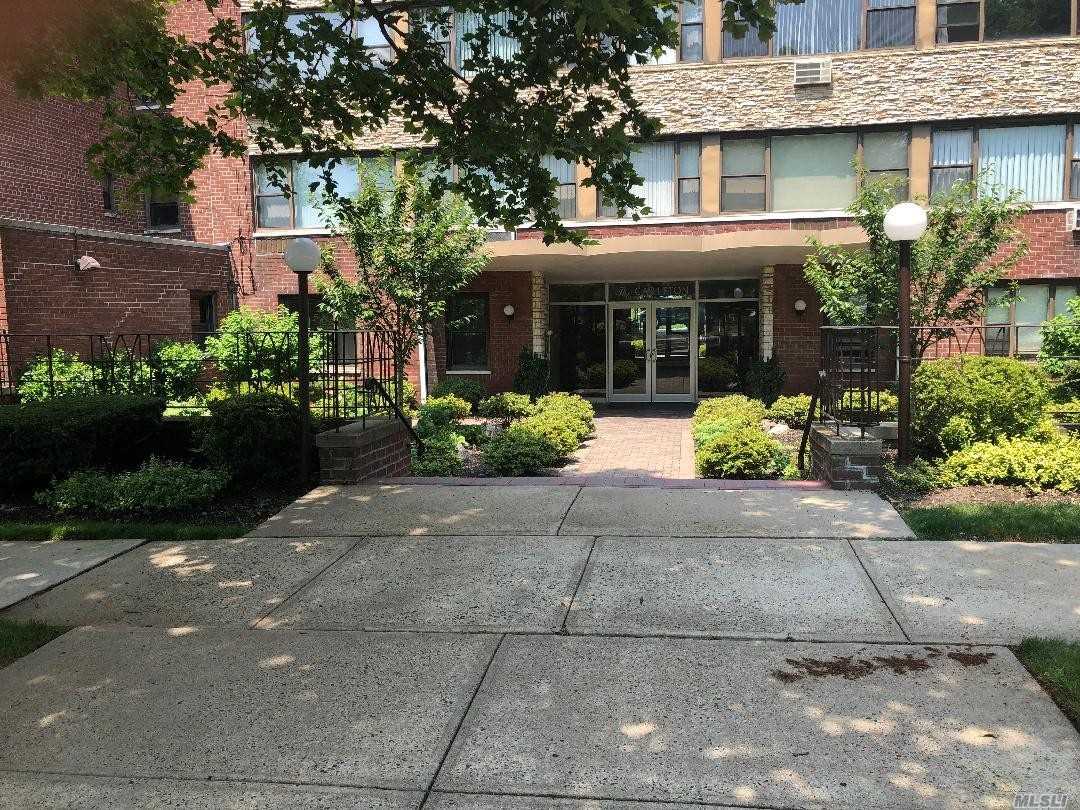 A Few Short Blocks To Lirr And Town, Move Right In, Newly Painted, New Kit And Bath. Top Floor, Great Neck Park District, Award Winning Schools