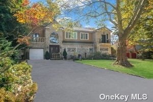 Single Family in Roslyn - Ridge  Nassau, NY 11576