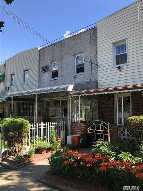 Newly Renovated. Att 1 Family , 3Bedrooms 3 Full Baths. Walk In Basement With Summer Kit&F.Bath, R4 Zoning Can Be Convert To 2 Families.Great Area, Face To Kissena Park, Few Mins Walk To Ny Hospital And Mainst To 7# Subway. Convenient To All. Move In Condition. Will Be Vacant At Closing.