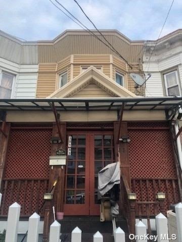 Single Family in Richmond Hill - 112th  Queens, NY 11418