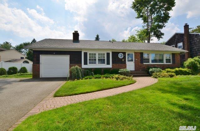 Priced To Sell! Stunning Syosset Woods 3Bdrm/2.5 Bth Ranch. Wonderful Home To Entertain W/Spacious Layout!New Granite Eik, New Stnless Appl, Radiant Flrs & New Lndry! Lvrm/Fdr, Cozy Den W/Fpl, .5Bth. Master W/Fbth.Lg Fin Bsment W/Ose, New Gas Heating Sys, New Roof, Wood Flrs, Lg Landscaped Yd.Willets Elem &Hbt Mid School.Taxes Being Grieved!$14, 827.25 Incl Star Exempt.A True Gem!