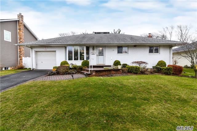 Expanded Ranch 3/4 Bedroom With 3 Full Baths. Eat In Kitchen With Updated Appliances & Granite Counter Tops, Cac, Wood Floors, Flat Oversized Yard, Full Unfinished Basement, Syosset Schools- Robbins Lane Elem., H.B. Thompson Ms