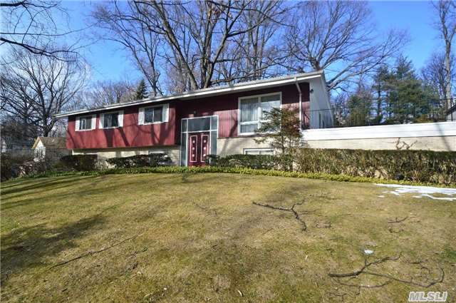 Bright & Spacious Hi-Ranch Located In A Park Like Setting Set Up Overlooking A Nature Preserve.L/R, D/R Eik. Lrg Mbr W/Marble Bath & Office W/2Br & Bath.Lower Lvl; Lrg Fmly Rm W/Fpl, Lg Plyrm, 2 Guest Rms & Bath. Convenient To Town.