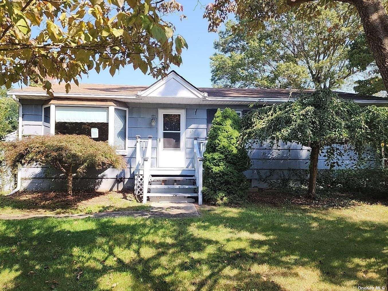 Single Family in Sound Beach - Great River  Suffolk, NY 11789