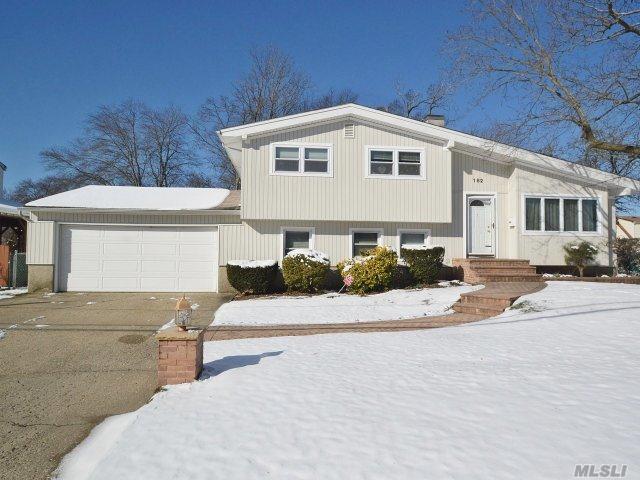 Huge Mint Westside California Split W/Open Floor Plan Living In Immaculate Condition. Cathedral Ceiling, Hdwd Flrs, Gorgeous Kit W/Granite & Hdwd Cabinets, Lg Hall Bth, Generously Sized Rms W/Oversized Den & Fin. Bsmt. 10, 000 Sf. Huge Flat Landscaped Lot, Igs + 2 Car Gar, Walkway Sw/Pavers, Screened In Porch