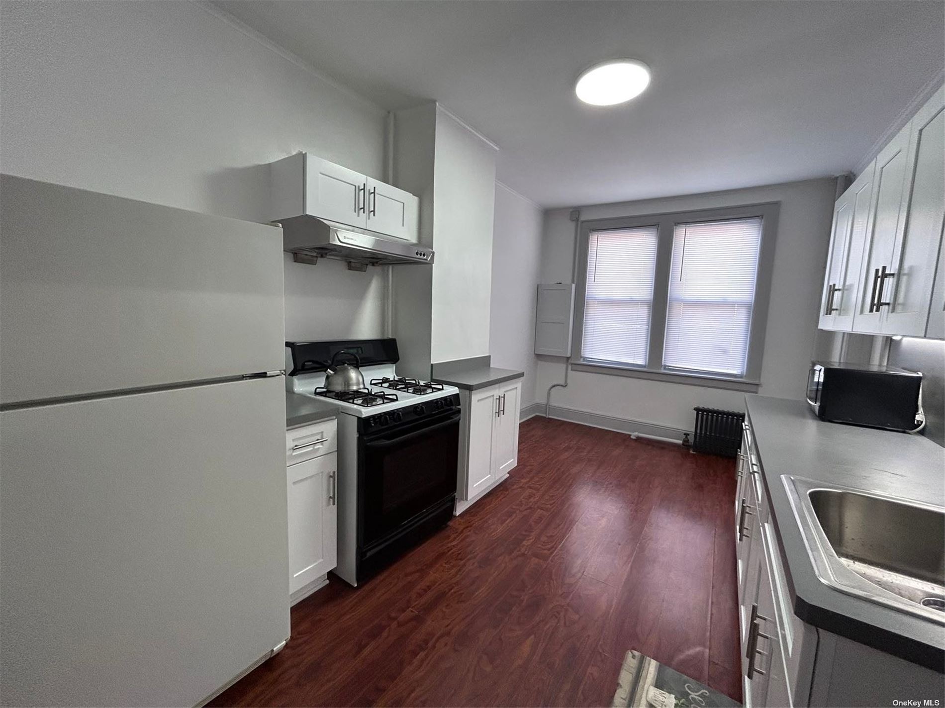 Apartment in Flushing - 126th  Queens, NY 11356