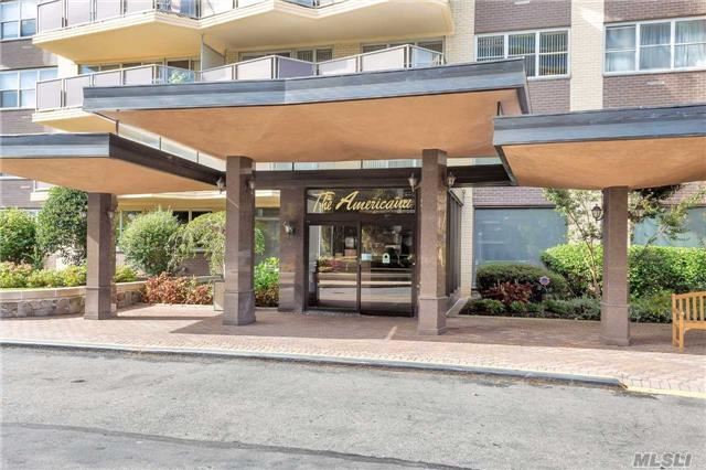 Estate Bring Offers! Americana Building In The Towers At Waters Edge 2 Bedroom Deluxe 2 Bath With Water Bridge Views, 24 Doorman On Site Parking, Salon Dry Cleaners, Store, Health Club, Outdoor Pool. Close To Express Bus To Nyc. . .