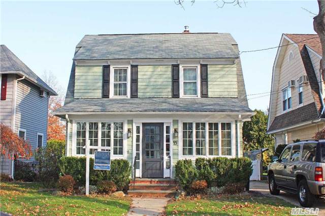 Mint Condition Three Bedroom Colonial In The Village Of Floral Park. Spacious Living Room And Large Formal Dining Room Are Perfect For Entertaining. Full, Finished Basement And Large Fenced In Yard. Conveniently Close To L.I.R.R., Parkways, Shops And Restaurants. This Home Is A Must See!