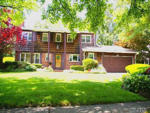 This Fabulous Five Bedroom Colonial Is In The Very Desirable Forest Estates Pool Community. All Very Spacious Rooms With A Large Master Suite, An Oversized Great Room As Well As A Den With Fireplace.  This Is The Perfect House For Entertaining. Attached Two Care Garage & Laundry Off Kitchen.  Minutes To Trains & Beaches.