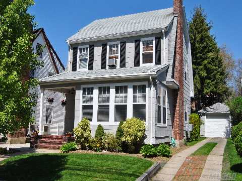 Charming, Sunny, Colonial In Gn Lakeville Section. This Well-Maintained, 3 Bdrm Home Has A Spacious Lr/Fireplace, Formal Dr & Eik. Gas Heat W/Gas Cooking. There Is A Full-Finished Basement W/Laundry & An Attic For Storage. Lakeville Elem. Sch, Great Neck South Middle & H.S. Convenient To Lirr, Buses, Parks & Shopping. Easy Access To Major Highways. In Gn Park District.