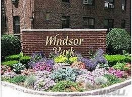 Great 1 st floor unit with 1 Bed room 1 Full Bath with Wood floors, in the New Windsor Park,  Pool, Laundry Facilities, Low Monthly Maintenance!
