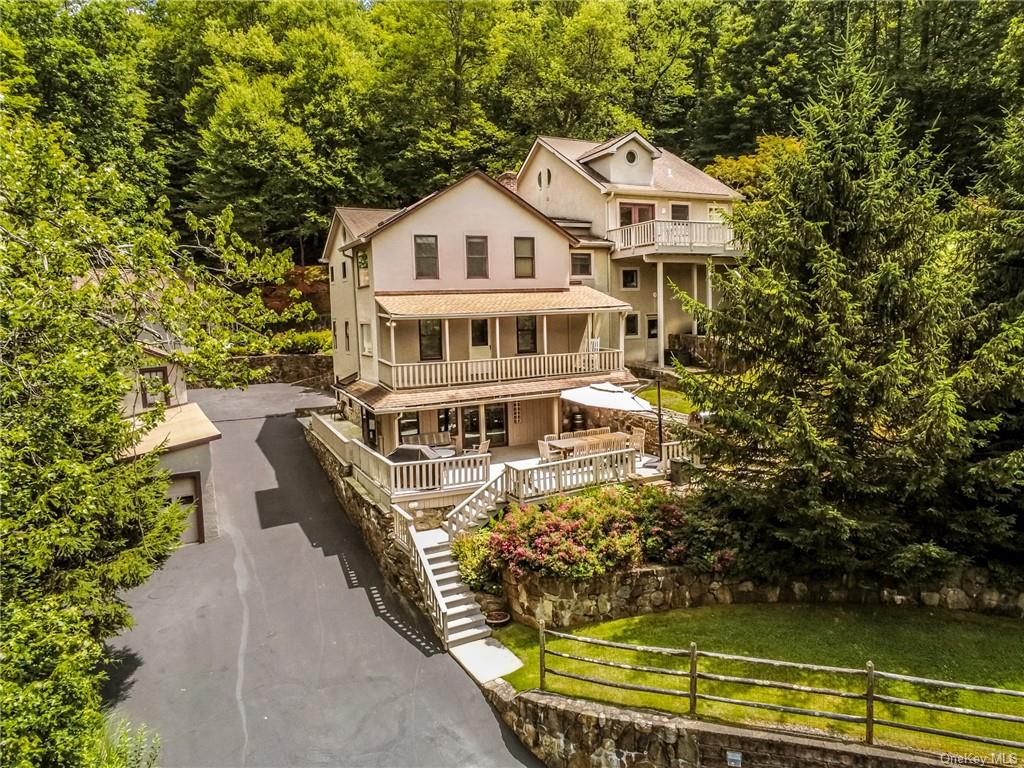 Single Family in New Castle - Spring Valley  Westchester, NY 10562