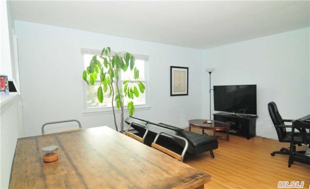 Great One Bedroom Co-Op. New Wood Laminate Floors, New Windows And Front Door. Second Floor. Walk To Greenport Village And The Water. Great Opportunity To Own A Pied-A-Terre On The North Fork.