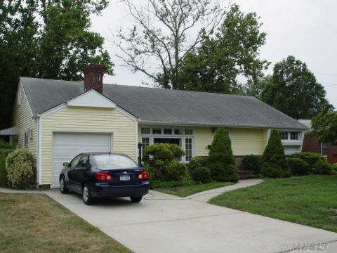 Coronado Ranch In The Heart Of The Woods! Great Sd 23, Nice Property- Private Yard. Lg Lr W/ Fireplace, Master Bedroom W/ Bath, Hardwood Floors, Alarmed, Updated Electric, Lg Attic. Mostly Updated Windows- Gas Heat And Cooking. Garage Conversion.