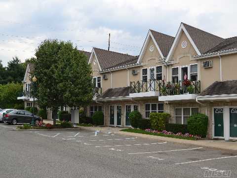 Senior Living At Its Finest! Enjoy Our Beautiful City And All We Have To Offer You.  Near Lirr/Beaches/Golf And So Much More...Resturants Galore! 