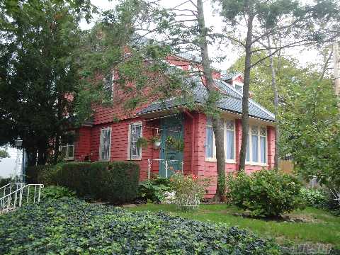 Charming 1 Family With Parquet Floors Throughout, New Roof, New Windows, New Boiler, Kew Gardens Vic. Move Right In!