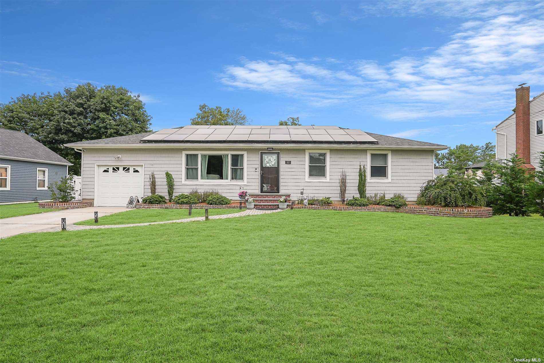 Listing in East Islip, NY