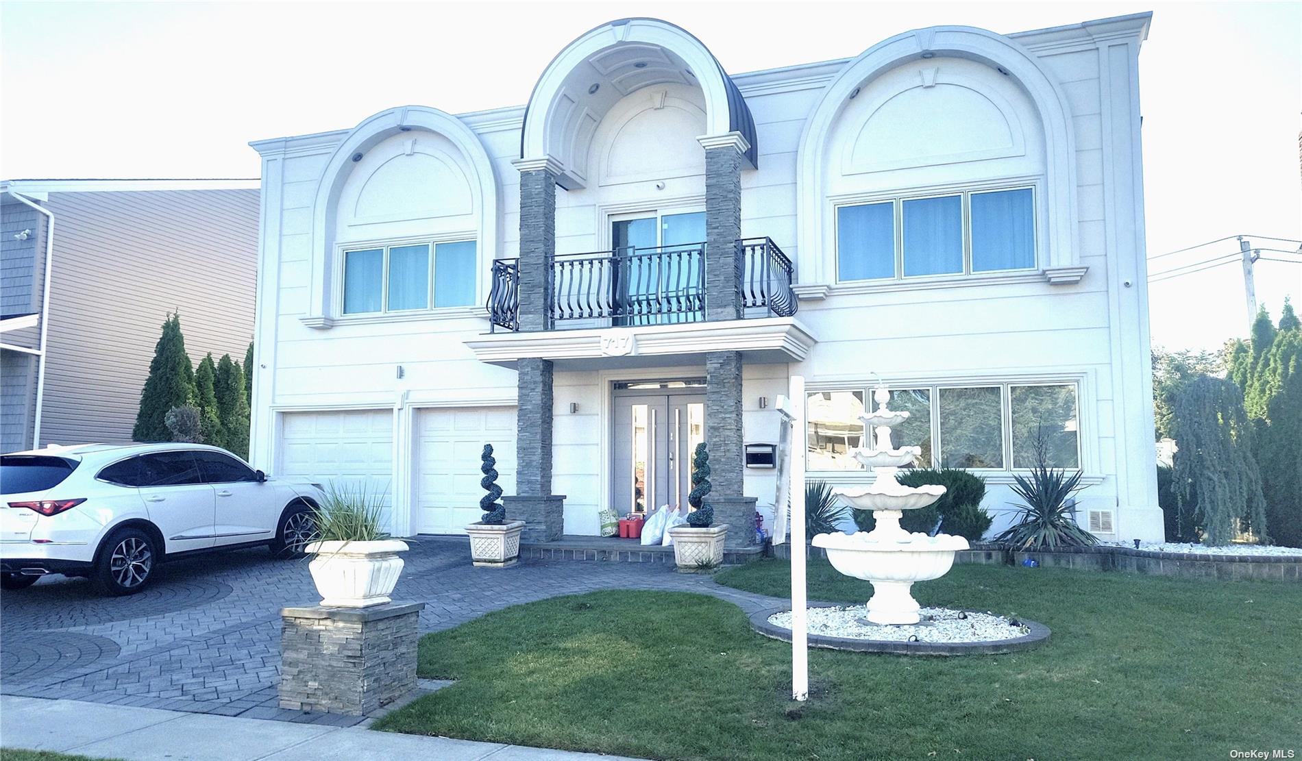 Single Family in North Woodmere - Park  Nassau, NY 11581