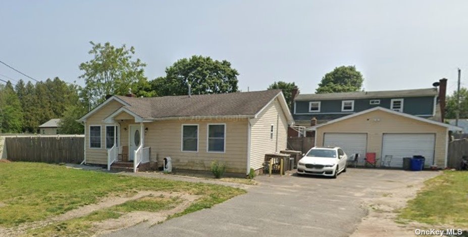 Single Family in Bay Shore - Marvin  Suffolk, NY 11706