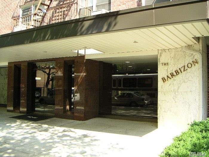 The Barbizon Is An Iconic Coop Located In The Heart Of Downtown Flushing. The Huge 1 Bedroom 1 Full Bathroom Features Lots Of Windows And Hardwood Floors. The Building Features A Full Time Doorman, Elevator, Laundry Room, A Private Park And Waiting List For Parking.