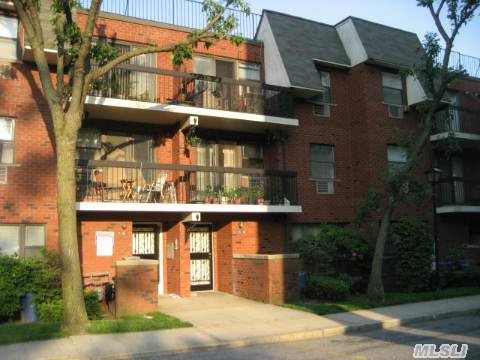 Move In Condition. New Breakfast Nook. Convenient For Shopping & Transportation( Q25.34.64.65)Lie. Low Low Maintenance Fee!! Well Maintained Condo. Balcony. Attached Garage.Storage Room On Basement. Balcony. W/D.