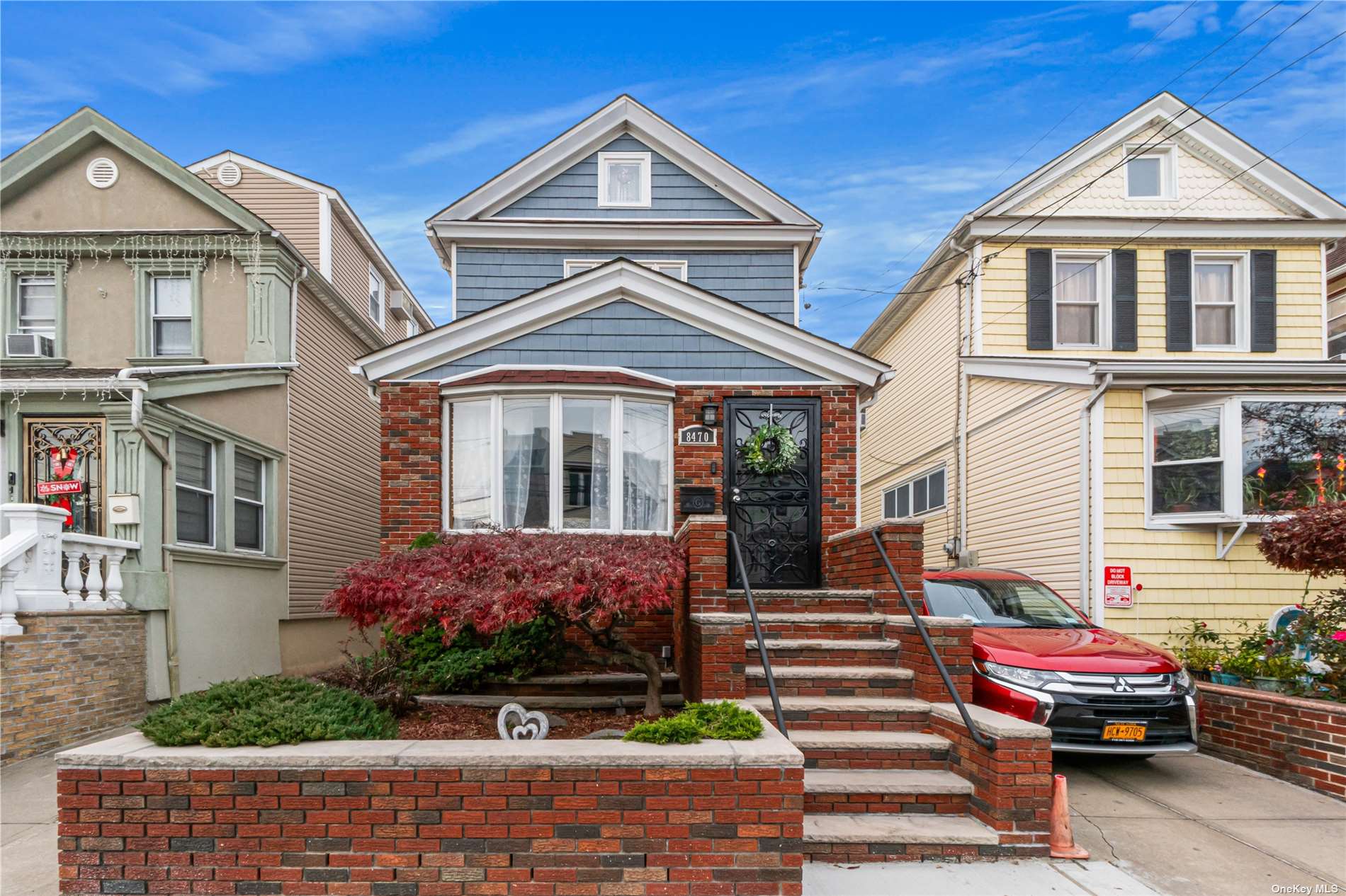 Single Family in Kew Gardens - 130th  Queens, NY 11415