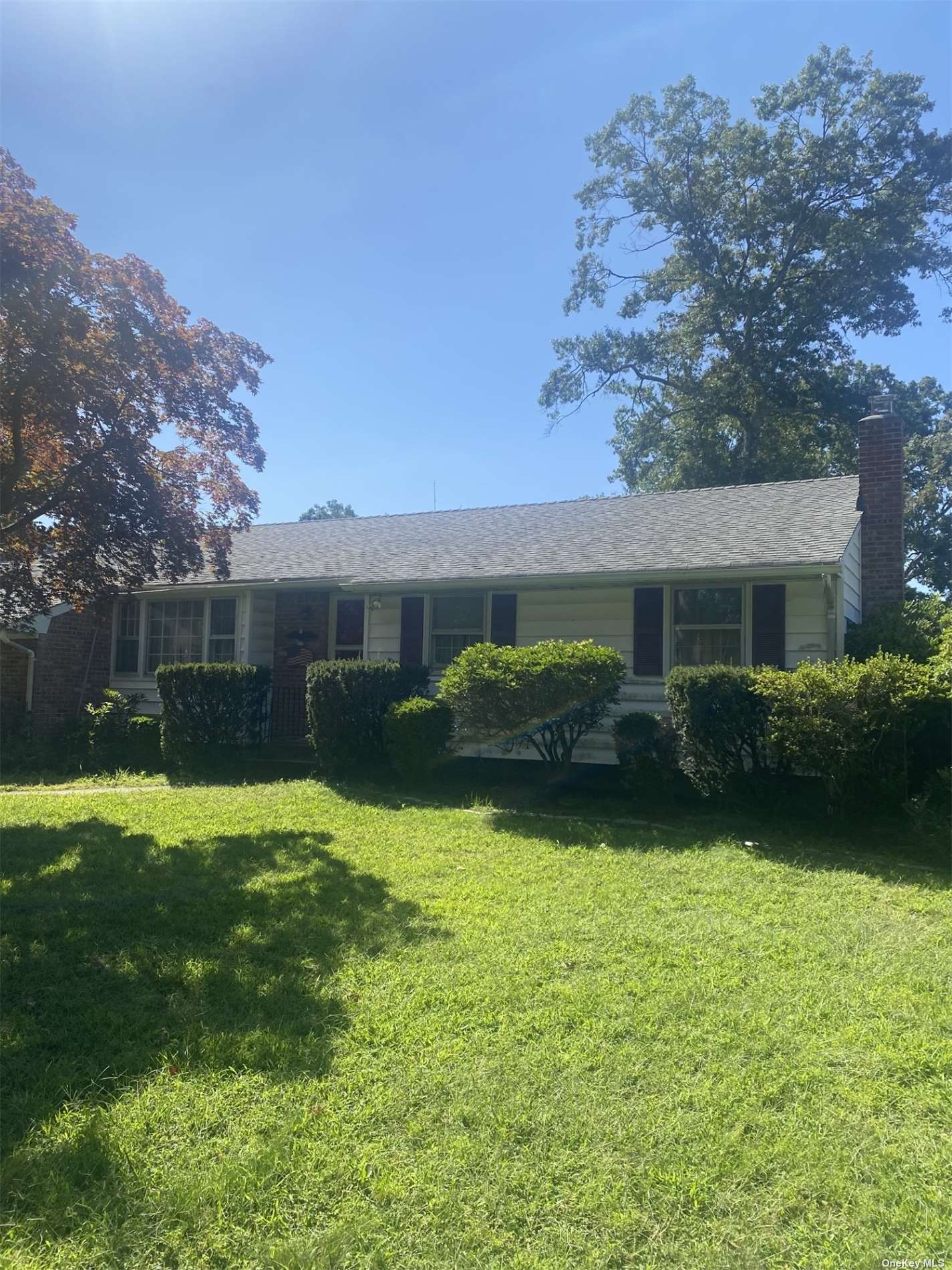 Listing in Hauppauge, NY