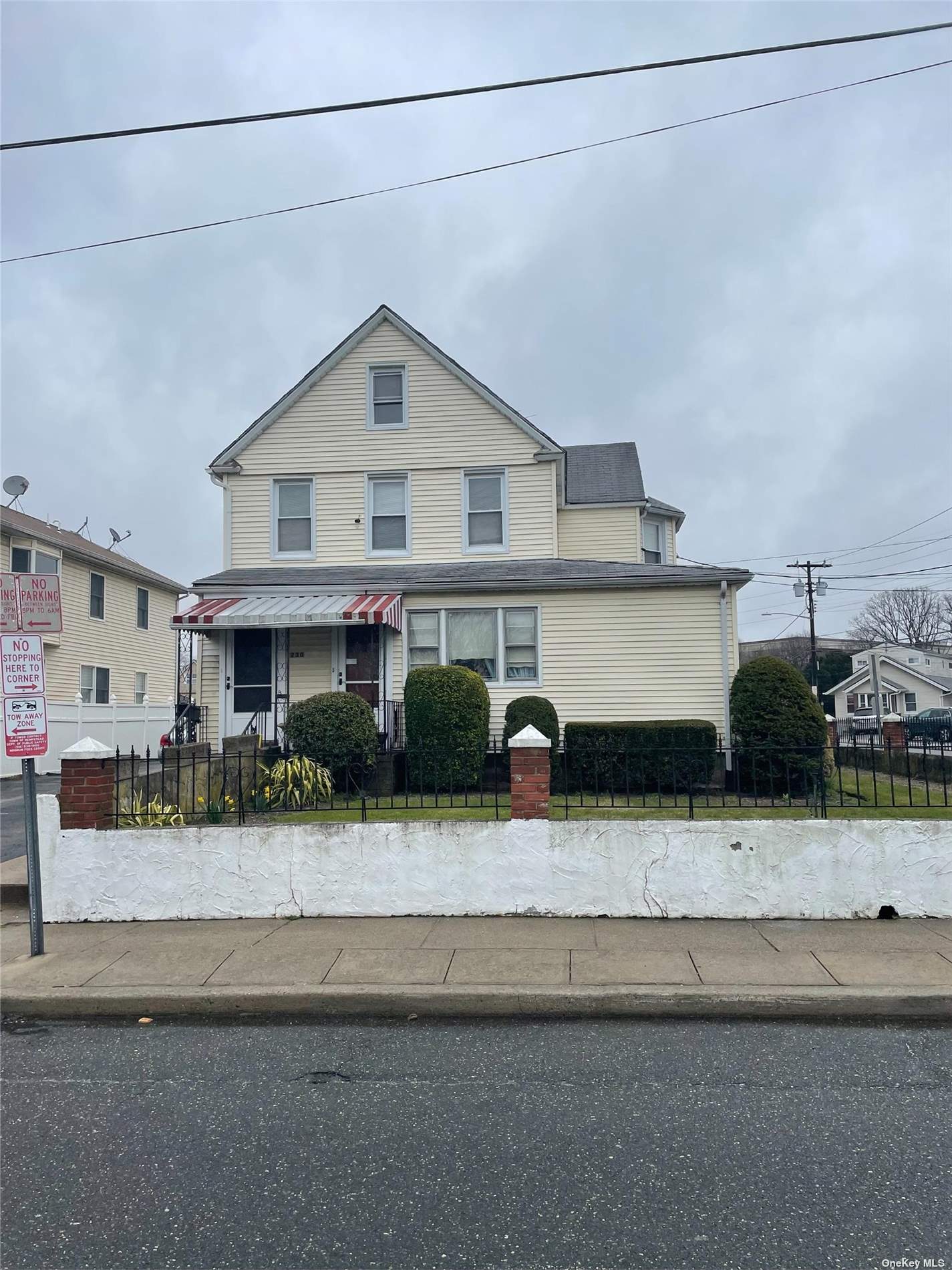 Listing in Lawrence, NY
