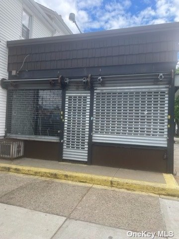 Commercial Lease in Richmond Hill South - Atlantic Ave  Queens, NY 11418