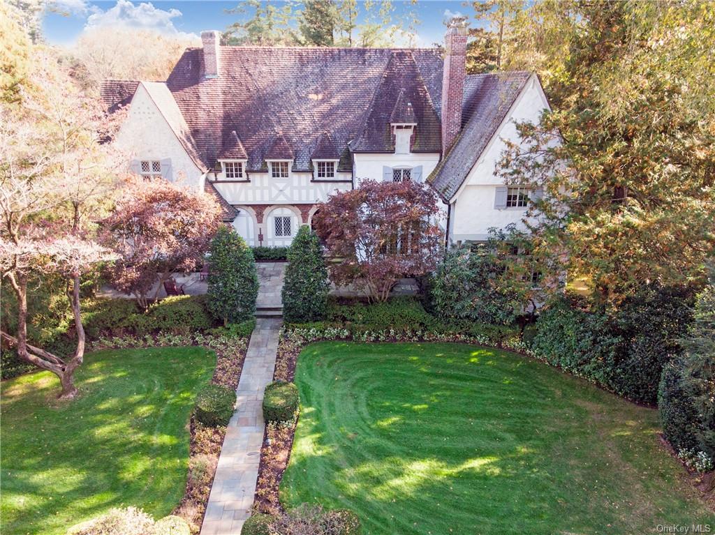 Single Family in Scarsdale - Hampton  Westchester, NY 10583