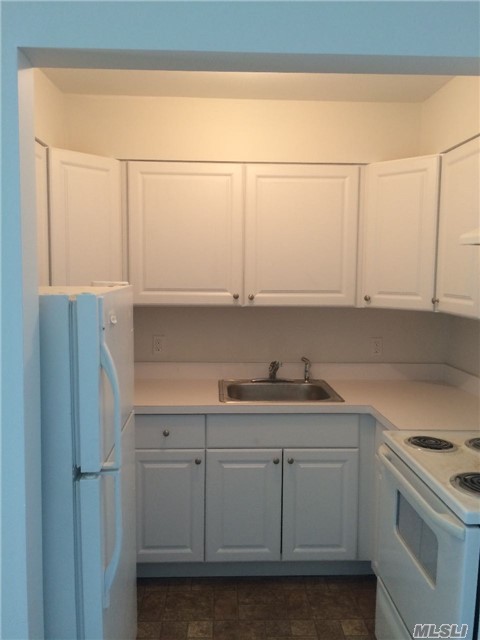 101 Unit Co-Op. Laundry Room.