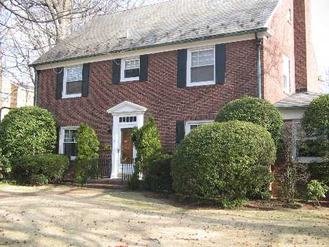 'Russel Garden'brick Colonial,New Kitchen Granite Counter Tops.New Bath Rooms.Radiant Heat In The Kitchen & Bath Room.French Doors .Walk To Lirr(5 Min)Large Back Yard.