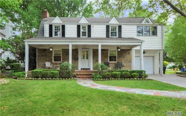 Move Right In ! Mint 3 Br 2.5 Ba Ch Colonial W/Smart Technology With Very Low Taxes. This Sundrenched Home Features A Spacious Open Floor Plan With A Large Formal Dining Rm And A New State Of The Art Kitchen Along Side A Spectacular Den. Grand Master Ste W/Cathedral Ceilings & Mstr Bth & Wic&rsquo;s. Oversized Flat Parklike Prop. Close To Worship & Parks. Great Curb Appeal !