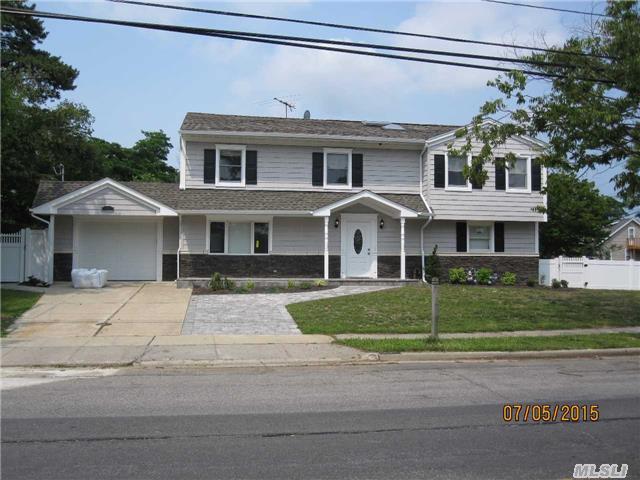 This Is It! Completly Renovated Hi Ranch. Huge Den & Master Suite On 1st Fl. 3 Bdrms, Full Bath, Living Rm & Kitchen W/Vaulted Clgs On 2nd Fl. Stainless, Granite, You Name It. New Navien Gas Heating System. Water Views Across Street, Fenced Yard, Historical Area.