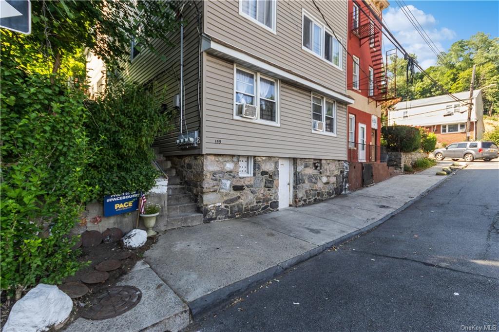 Three Family in Yonkers - Montague (aka 159 Montague Pl)  Westchester, NY 10703
