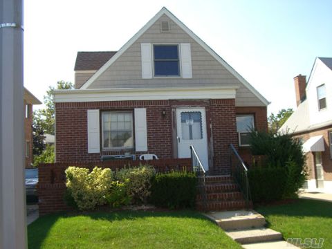 Basement, 1/2 Bth, Pantry, Lr, Kit/Dining Area, 2 Brs And F/Bth On Main Flr. 2 Brs Upstairs.