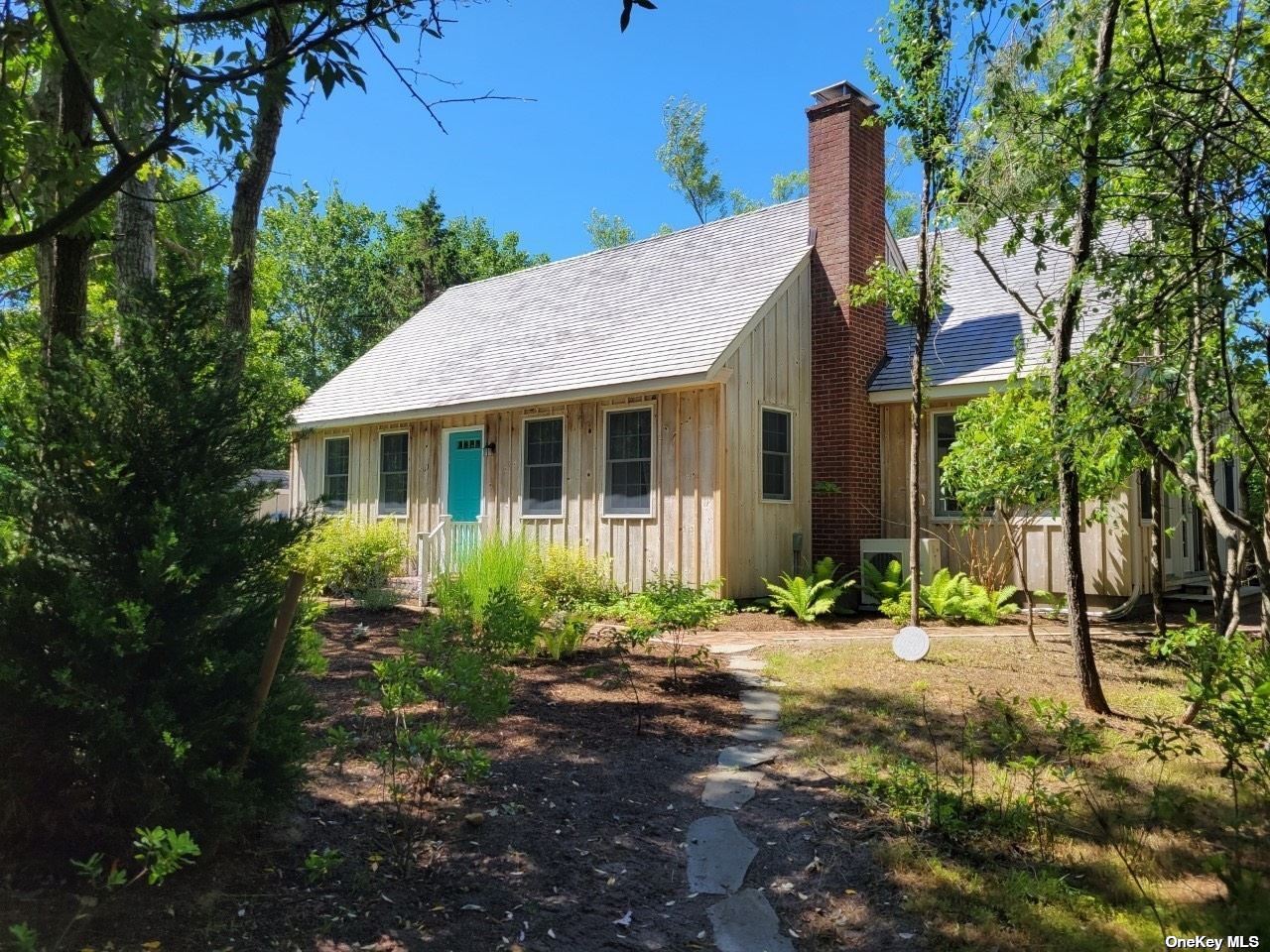 House in Amagansett - Clinton Academy  Suffolk, NY 11930