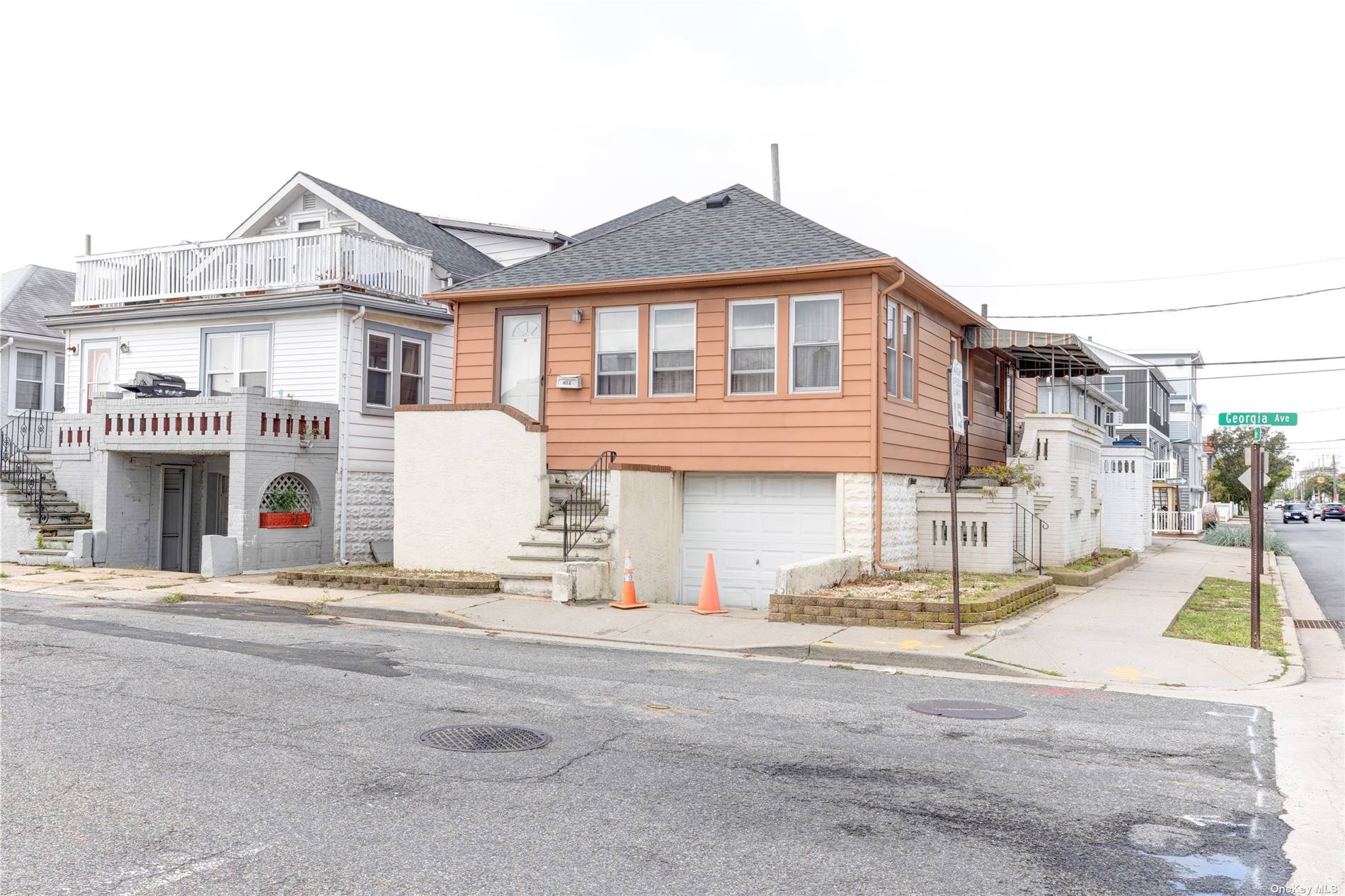 Single Family in Long Beach - Georgia  Nassau, NY 11561